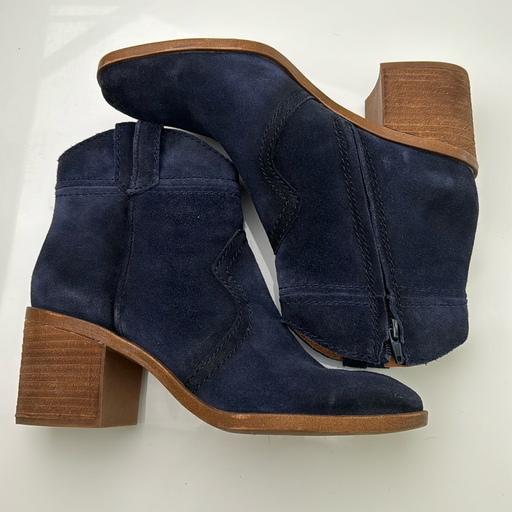 Zodiac women’s navy blue suede booties.
